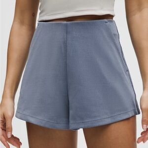 NWOT oasis blue lululemon softstreme ribbed shorts